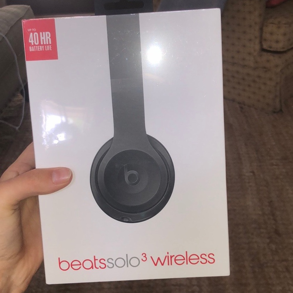 BEATS SOLO 3 WIRELESS, never opened
